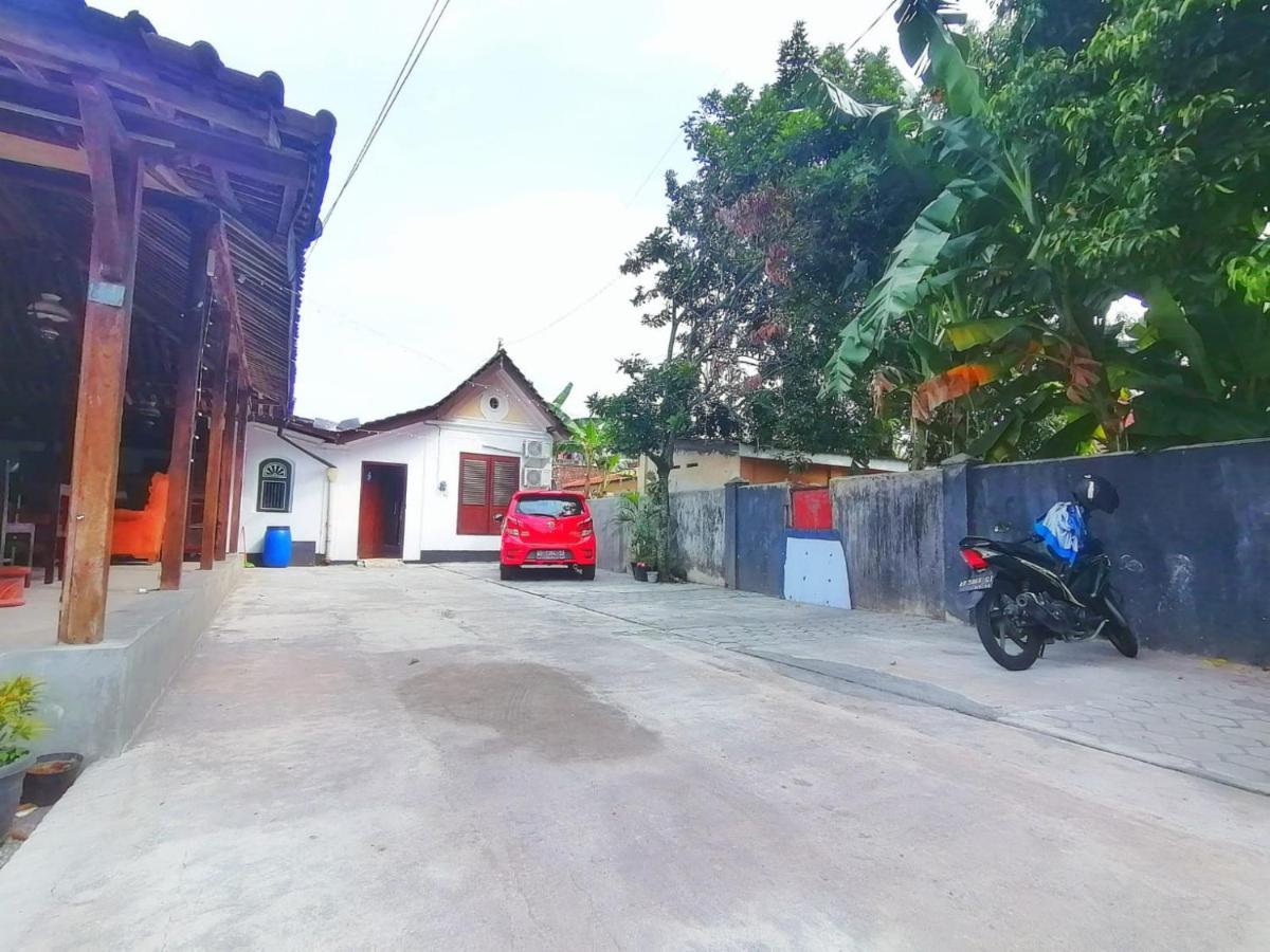 Reddoorz Syariah @ Ndalem Kembang Sore Yogyakarta Extérieur photo