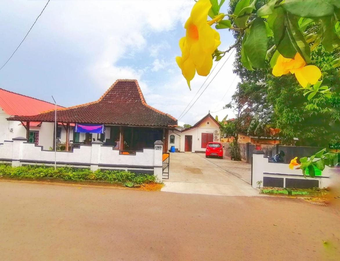 Reddoorz Syariah @ Ndalem Kembang Sore Yogyakarta Extérieur photo