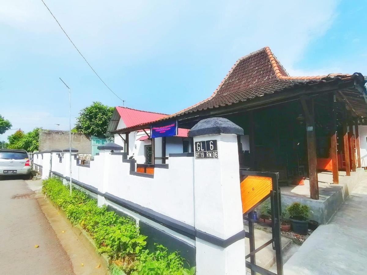Reddoorz Syariah @ Ndalem Kembang Sore Yogyakarta Extérieur photo