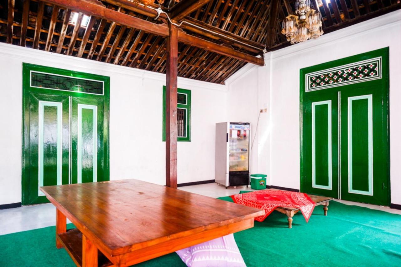 Reddoorz Syariah @ Ndalem Kembang Sore Yogyakarta Extérieur photo