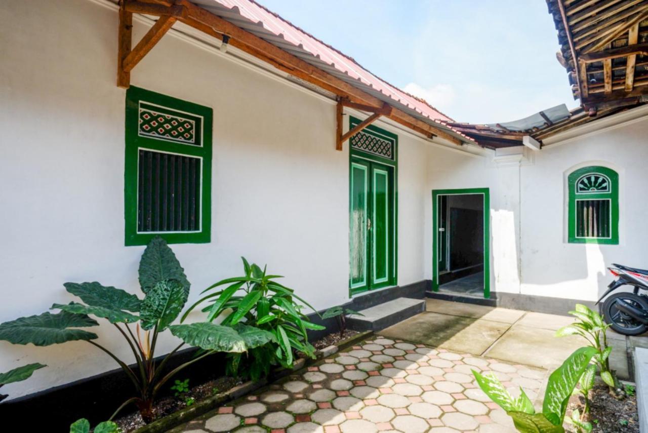 Reddoorz Syariah @ Ndalem Kembang Sore Yogyakarta Extérieur photo